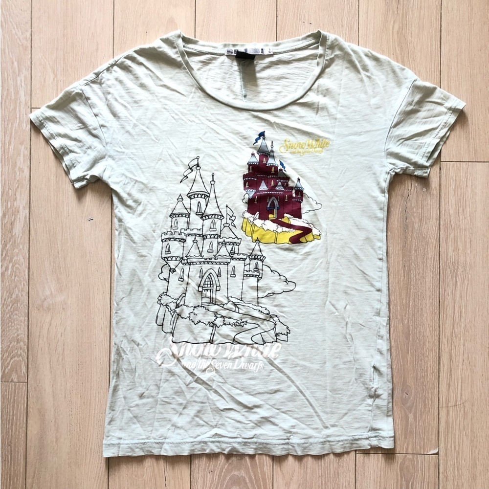 Uniqlo x Undercover Disney Snow White T Shirt Size S